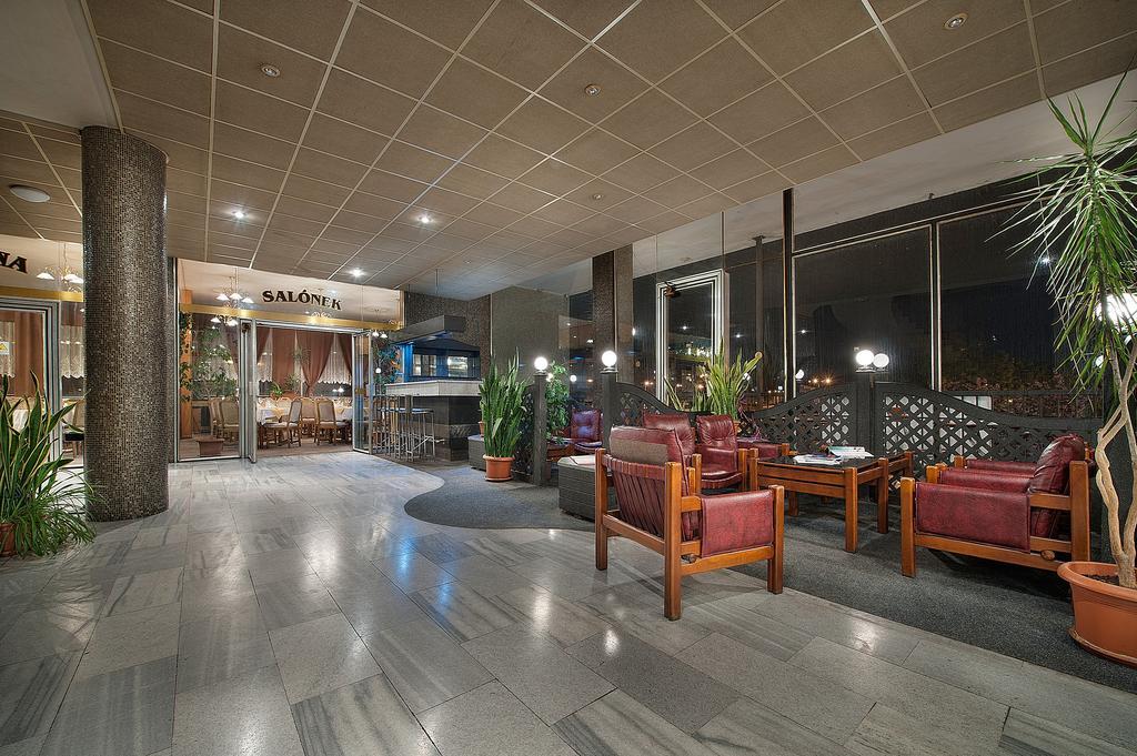 Hotel Retro 3*